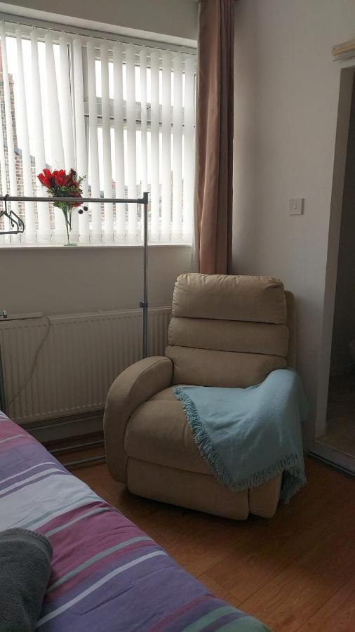 Spacious Double Room In Anfield リヴァプール エクステリア 写真