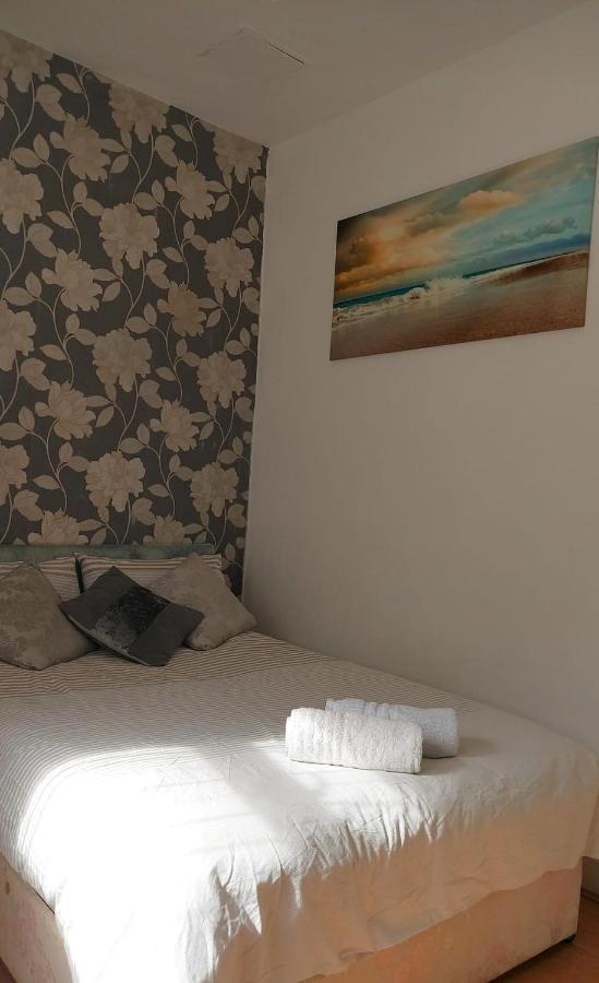 Spacious Double Room In Anfield リヴァプール エクステリア 写真
